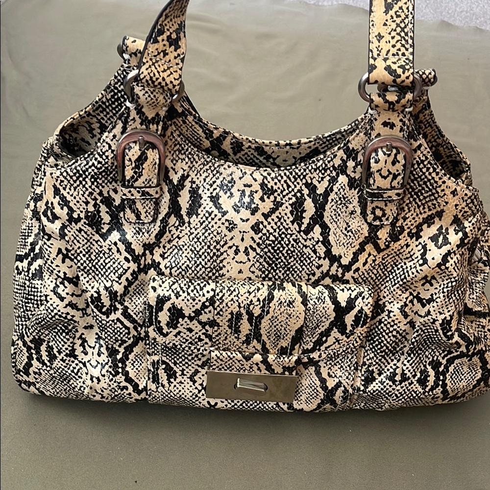 Snake-Print Shoulder Bag in Black & Cream - Unbranded
